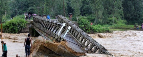Myanmar afectada por inundaciones y desplazamientos de tierra.